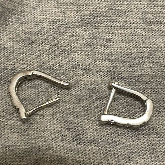 Silver hoops - Picture 1 of 5
